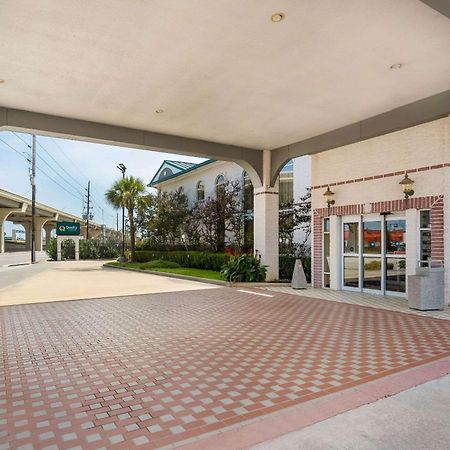 Quality Inn & Suites Cypress Exterior photo