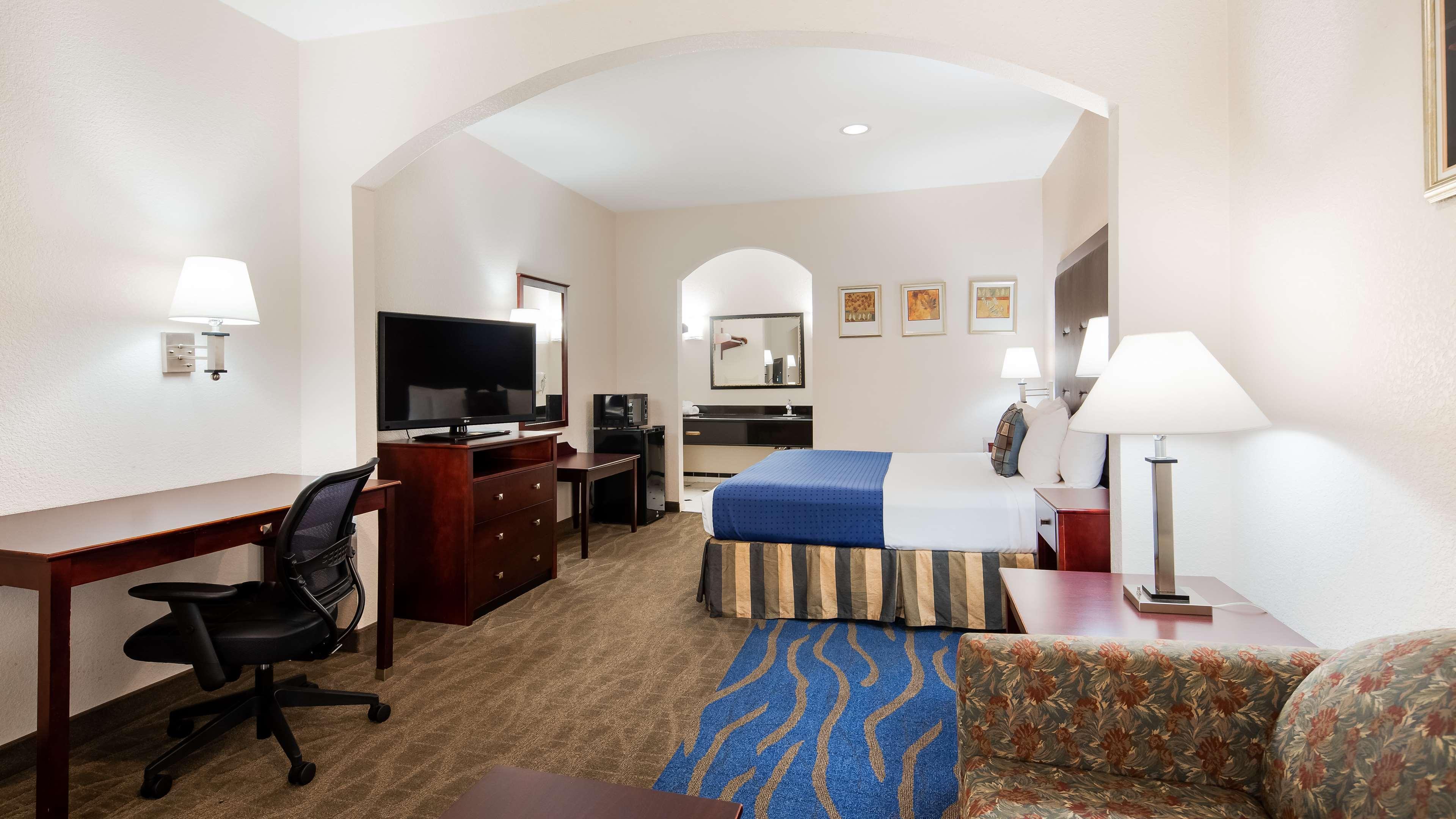 Quality Inn & Suites Cypress Exterior photo