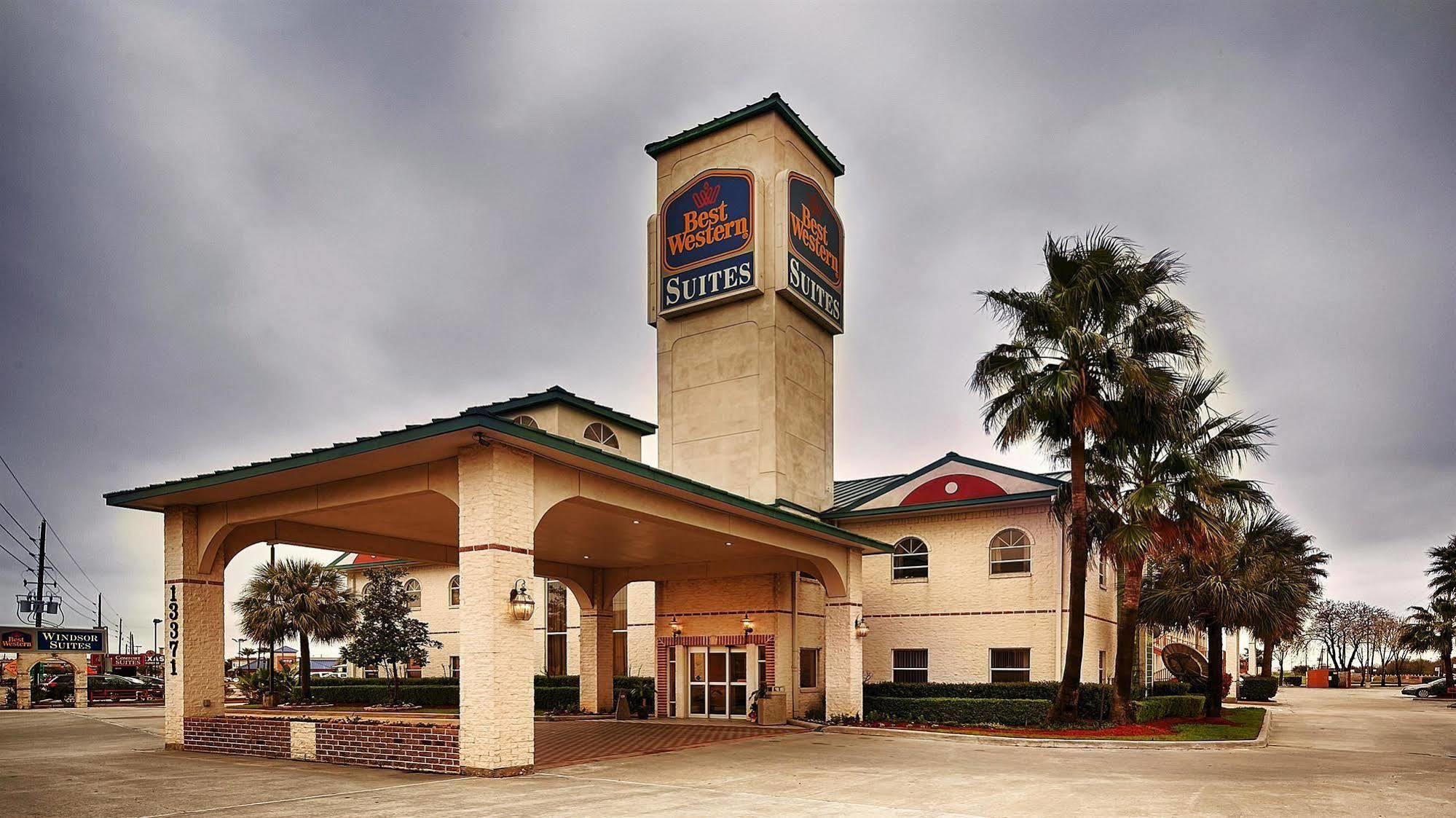 Quality Inn & Suites Cypress Exterior photo